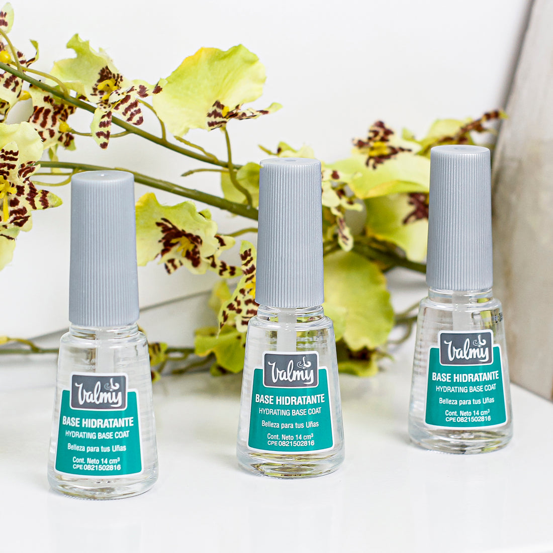 Valmy Base Hidratante para Uñas con Keratina y Vitamina E – Tratamiento de Esmalte Protector y Fortalecedor (14 ml)